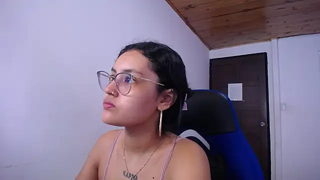 Snapshot of antonella_sweetlittle chatting on 09/18/25, 12:40 antonella sweetlittle online show from 09/18/25, 12:40