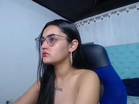 Snapshot of antonella_sweetlittle chatting on 10/15/25, 12:38 antonella sweetlittle online show from 10/15/25, 12:38