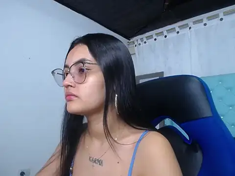 Snapshot of antonella_sweetlittle chatting on 10/18/25, 12:28 antonella sweetlittle online show from 10/18/25, 12:28