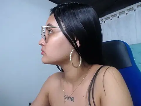 Snapshot of antonella_sweetlittle chatting on 10/24/25, 12:23 antonella sweetlittle online show from 10/24/25, 12:23