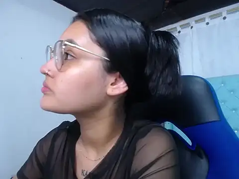 Snapshot of antonella_sweetlittle chatting on 10/29/25, 08:38 antonella sweetlittle online show from 10/29/25, 08:38