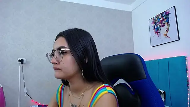 Snapshot of antonella_sweetlittle chatting on 12/16/25, 09:25 antonella sweetlittle online show from 12/16/25, 09:25