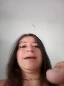 Snapshot of Alona_Evans chatting on 01/18/25, 11:32 Alona Evans online show from 01/18/25, 11:32