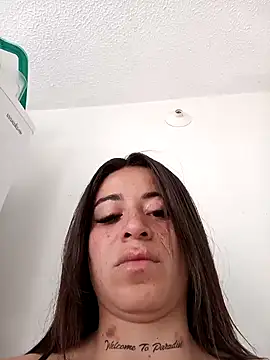 Snapshot of Alona_Evans chatting on 01/26/25, 12:43 Alona Evans online show from 01/26/25, 12:43