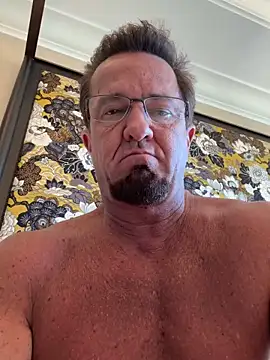 sluttydylan online show from 05/01/26, 11:53