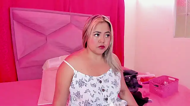 Snapshot of GraceJansenn chatting on 01/21/25, 12:50 GraceJansenn online show from 01/21/25, 12:50