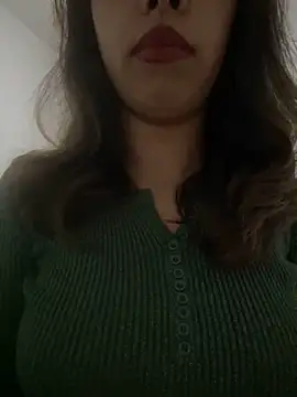 Snapshot of farah-36 chatting on 12/20/24, 01:47 farah-36 online show from 12/20/24, 01:47