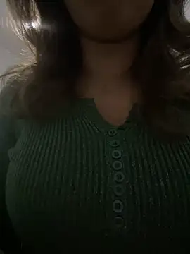 Snapshot of farah-36 chatting on 12/22/24, 01:12 farah-36 online show from 12/22/24, 01:12