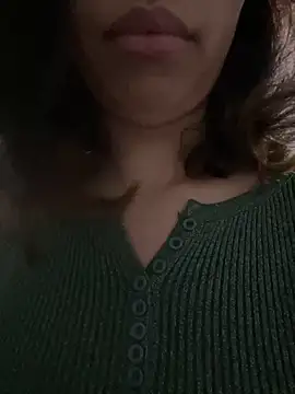 Snapshot of farah-36 chatting on 02/09/25, 12:39 farah-36 online show from 02/09/25, 12:39