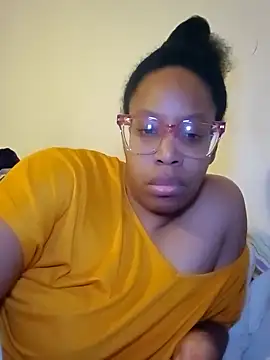 Snapshot of madamsensuale chatting on 01/27/25, 11:54 madamsensuale online show from 01/27/25, 11:54