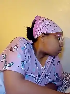 Snapshot of madamsensuale chatting on 02/22/25, 12:49 madamsensuale online show from 02/22/25, 12:49