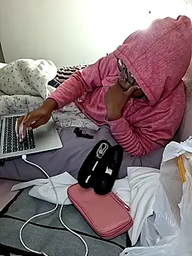 madamsensuale online show from 11/17/25, 03:01