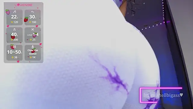 Snapshot of im_mishellbigass chatting on 09/29/25, 05:23 im mishellbigass online show from 09/29/25, 05:23