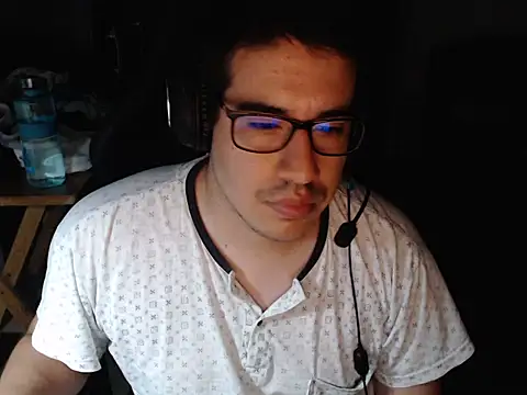 thealfawolf01 online show from 03/10/25, 12:40