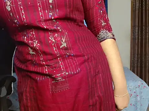 Snapshot of Unlucky-flowers chatting on 11/23/25, 08:58 Unlucky-flowers online show from 11/23/25, 08:58