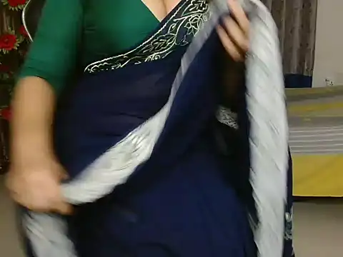 Snapshot of Unlucky-flowers chatting on 02/07/26, 05:27 Unlucky-flowers online show from 02/07/26, 05:27