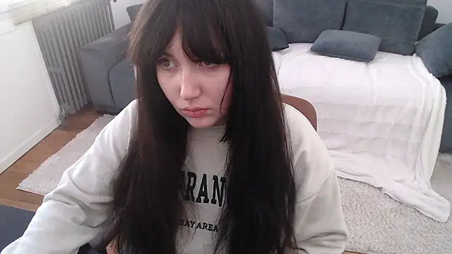 Snapshot of Lynylou chatting on 12/02/24, 10:18 Lynylou online show from 12/02/24, 10:18