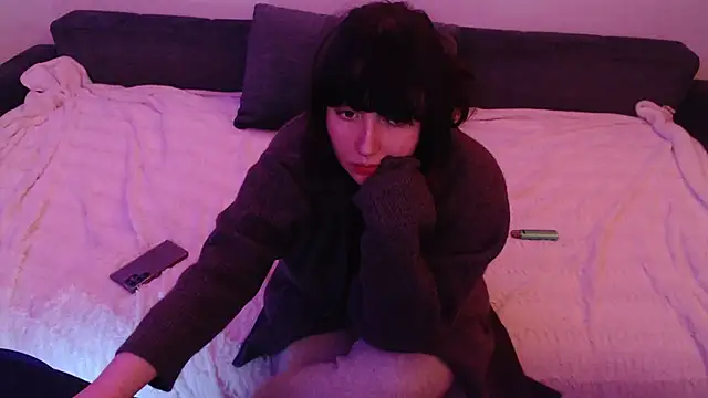 Snapshot of Lynylou chatting on 12/18/24, 10:02 Lynylou online show from 12/18/24, 10:02