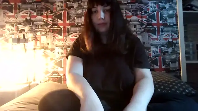 Snapshot of Lynylou chatting on 09/16/25, 12:06 Lynylou online show from 09/16/25, 12:06
