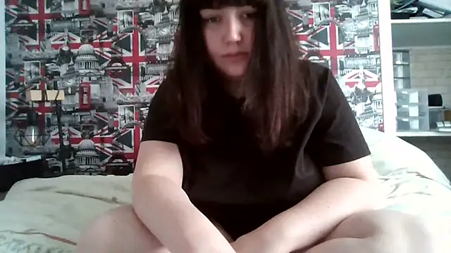 Snapshot of Lynylou chatting on 09/24/25, 11:13 Lynylou online show from 09/24/25, 11:13