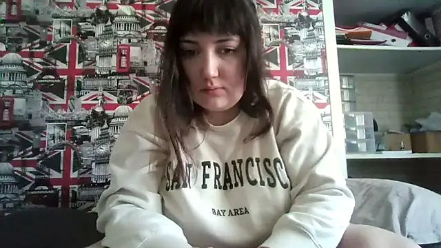 Snapshot of Lynylou chatting on 10/12/25, 01:54 Lynylou online show from 10/12/25, 01:54