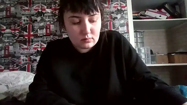 Snapshot of Lynylou chatting on 10/19/25, 01:45 Lynylou online show from 10/19/25, 01:45