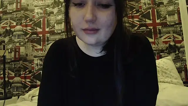Snapshot of Lynylou chatting on 03/25/26, 08:48 Lynylou online show from 03/25/26, 08:48