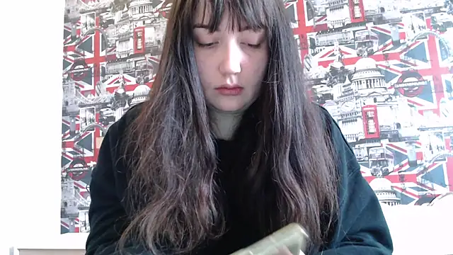 Snapshot of Lynylou chatting on 03/29/26, 02:28 Lynylou online show from 03/29/26, 02:28