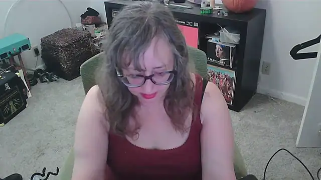 Snapshot of LilyLuscious chatting on 10/25/25, 03:14 LilyLuscious online show from 10/25/25, 03:14