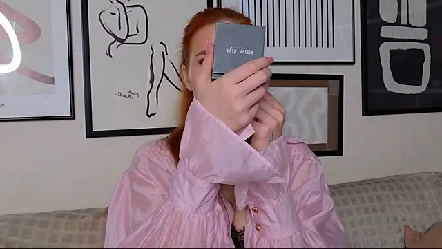 JudyWalkerr online show from 12/14/25, 10:09