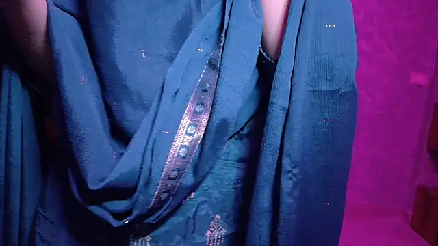 Snapshot of MidnightFlame chatting on 09/13/25, 07:46 MidnightFlame online show from 09/13/25, 07:46