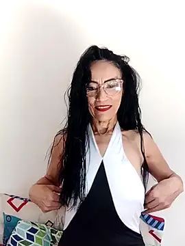 Snapshot of BarbaraMature chatting on 04/27/26, 04:16 BarbaraMature online show from 04/27/26, 04:16