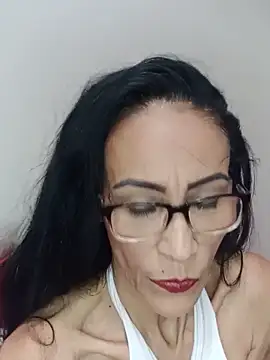 Snapshot of BarbaraMature chatting on 05/14/26, 03:41 BarbaraMature online show from 05/14/26, 03:41