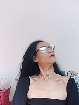 Snapshot of BarbaraMature chatting on 06/20/26, 02:09 BarbaraMature online show from 06/20/26, 02:09