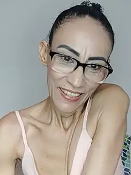 Snapshot of BarbaraMature chatting on 07/11/26, 02:53 BarbaraMature online show from 07/11/26, 02:53