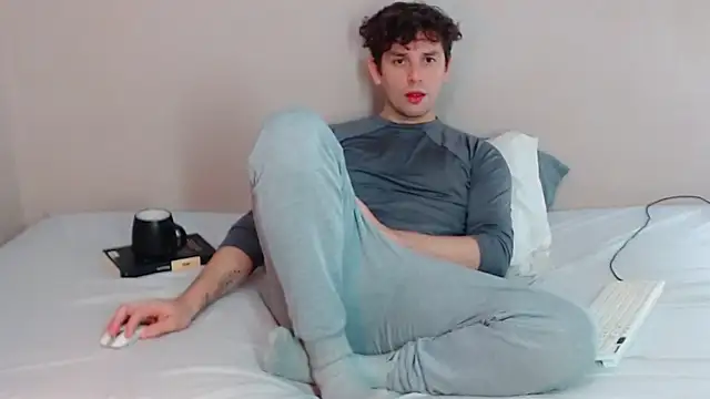 Elio555 online show from 01/31/25, 03:11