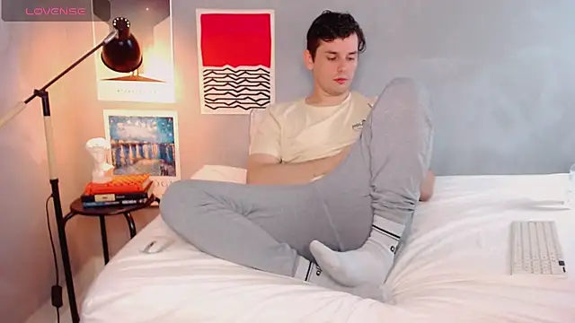 Elio555 online show from 10/30/25, 01:12