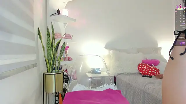 Snapshot of kristel_s chatting on 03/04/26, 11:27 kristel s online show from 03/04/26, 11:27