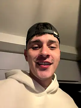 Snapshot of bastia_noooo chatting on 10/17/25, 06:05 bastia noooo online show from 10/17/25, 06:05