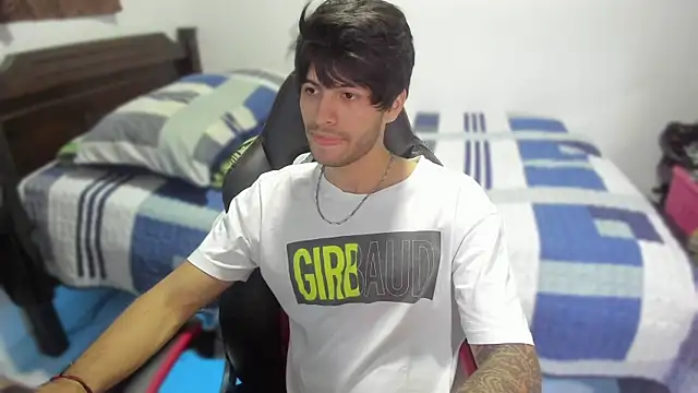 Snapshot of justin_stark7 chatting on 12/03/24, 11:35 justin stark7 online show from 12/03/24, 11:35