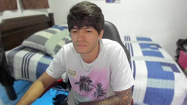 Snapshot of justin_stark7 chatting on 12/04/24, 10:51 justin stark7 online show from 12/04/24, 10:51