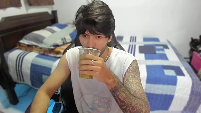 Snapshot of justin_stark7 chatting on 12/10/24, 11:51 justin stark7 online show from 12/10/24, 11:51