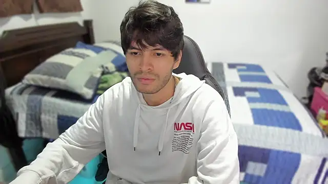 Snapshot of justin_stark7 chatting on 12/27/24, 10:48 justin stark7 online show from 12/27/24, 10:48