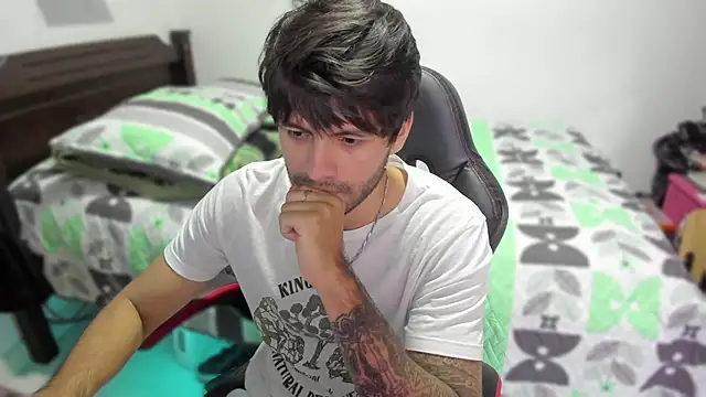 Snapshot of justin_stark7 chatting on 01/24/25, 11:23 justin stark7 online show from 01/24/25, 11:23