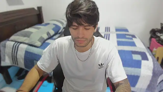 Snapshot of justin_stark7 chatting on 02/04/25, 11:27 justin stark7 online show from 02/04/25, 11:27