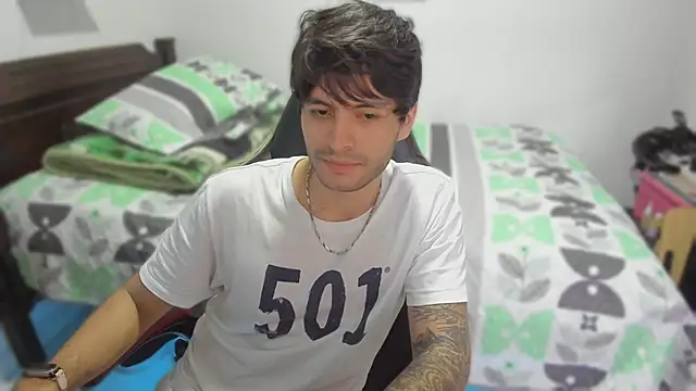 Snapshot of justin_stark7 chatting on 02/18/25, 12:04 justin stark7 online show from 02/18/25, 12:04