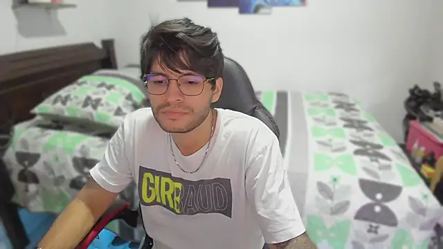 Snapshot of justin_stark7 chatting on 02/20/25, 10:59 justin stark7 online show from 02/20/25, 10:59