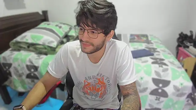 Snapshot of justin_stark7 chatting on 02/26/25, 11:04 justin stark7 online show from 02/26/25, 11:04