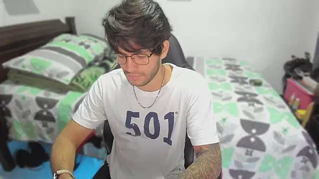 Snapshot of justin_stark7 chatting on 03/06/25, 11:31 justin stark7 online show from 03/06/25, 11:31