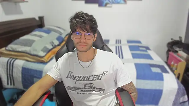 Snapshot of justin_stark7 chatting on 03/13/25, 12:27 justin stark7 online show from 03/13/25, 12:27